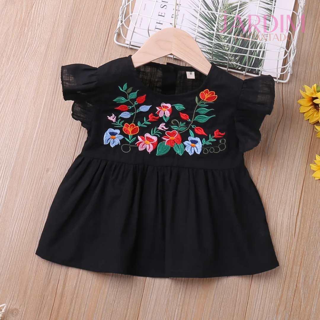 Conjunto infantil preto e branco Blusa e short infantil preto e branco Roupas infantis preto e branco Conjunto de verão infantil preto e branco Roupas de criança preto e branco Conjunto de blusa e short infantil Moda infantil preto e branco Roupa de bebê preto e branco Conjunto casual infantil preto e branco Conjunto infantil básico preto e branco Conjunto infantil estilo preto e branco Blusa preta e short branco infantil Short preto e blusa branca infantil Conjunto infantil fashion preto e branco Conjunto