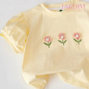 Blusa feminina infantil Blusa infantil estampa flores Blusa menina algodão poliéster Blusa floral infantil Roupa feminina infantil Blusa floral algodão poliéster Blusa estampa flores meninas Blusa de flores para meninas Blusa infantil confortável Blusa casual infantil