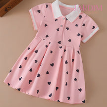 Vestido infantil rosa com coração Vestido rosa infantil com estampa de coração Vestido de menina rosa com corações Vestido infantil de coração rosa Vestido de criança rosa com estampa de coração Vestido de bebê rosa com coração Vestido de festa infantil rosa com corações Vestido rosa infantil com desenho de coração Vestido infantil rosa estampado com corações Vestido infantil rosa com detalhes de coração