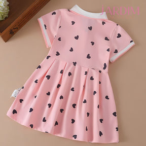 Vestido infantil rosa com coração Vestido rosa infantil com estampa de coração Vestido de menina rosa com corações Vestido infantil de coração rosa Vestido de criança rosa com estampa de coração Vestido de bebê rosa com coração Vestido de festa infantil rosa com corações Vestido rosa infantil com desenho de coração Vestido infantil rosa estampado com corações Vestido infantil rosa com detalhes de coração
