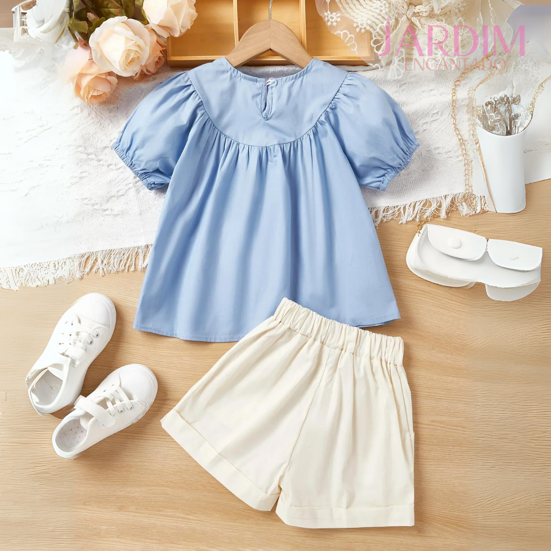 Conjunto infantil blusa azul short bege Roupas infantis blusa azul short bege Conjunto de verão infantil azul e bege Moda infantil blusa azul short bege Roupas para crianças blusa azul e short bege Conjunto infantil masculino/feminino azul e bege Conjunto infantil azul e bege Blusa azul e short bege infantil Roupas infantis combinadas azul e bege Conjunto de roupas infantis azul e bege